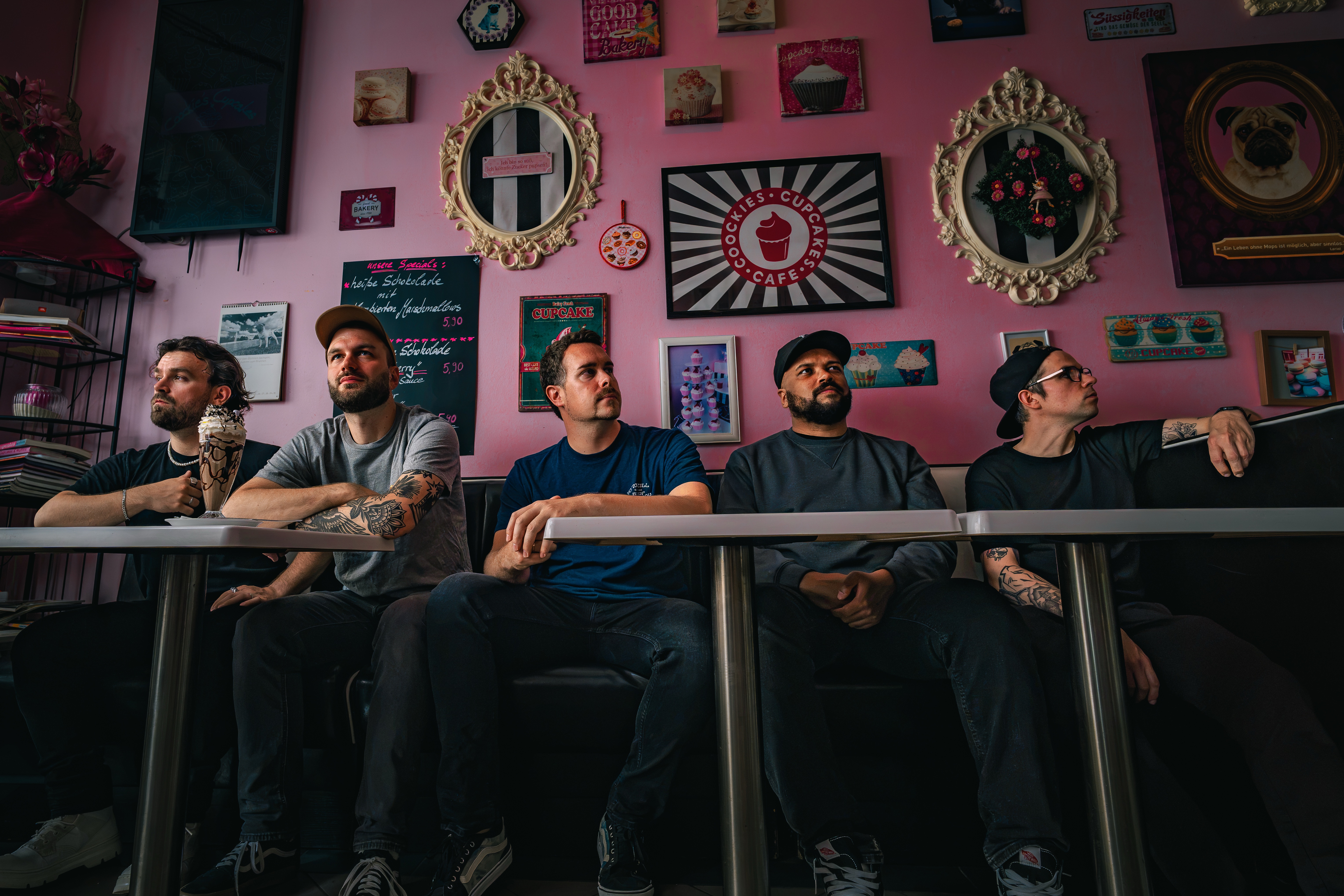 Tell All Your Friends – Bandfoto Indoor